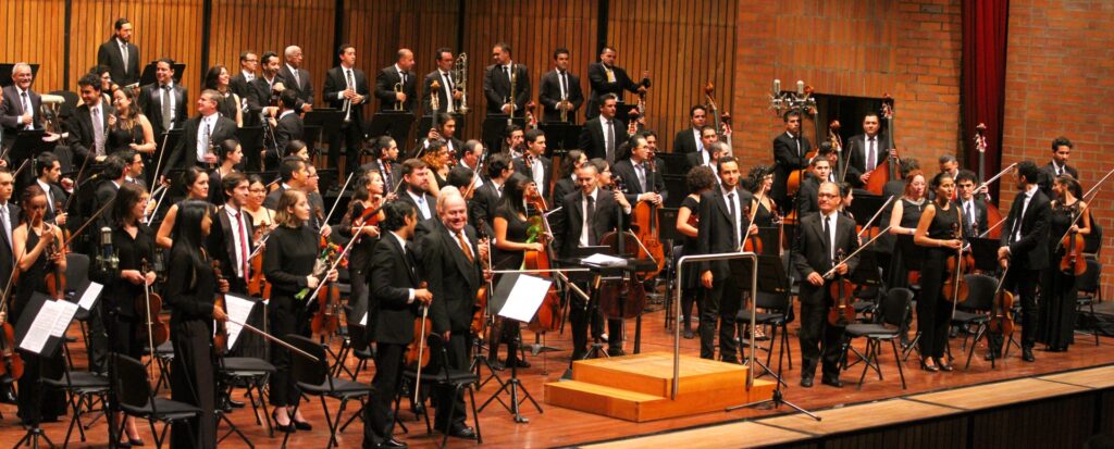 la Orquesta Filarmónica de Montevideo en el Teatro Solís!!