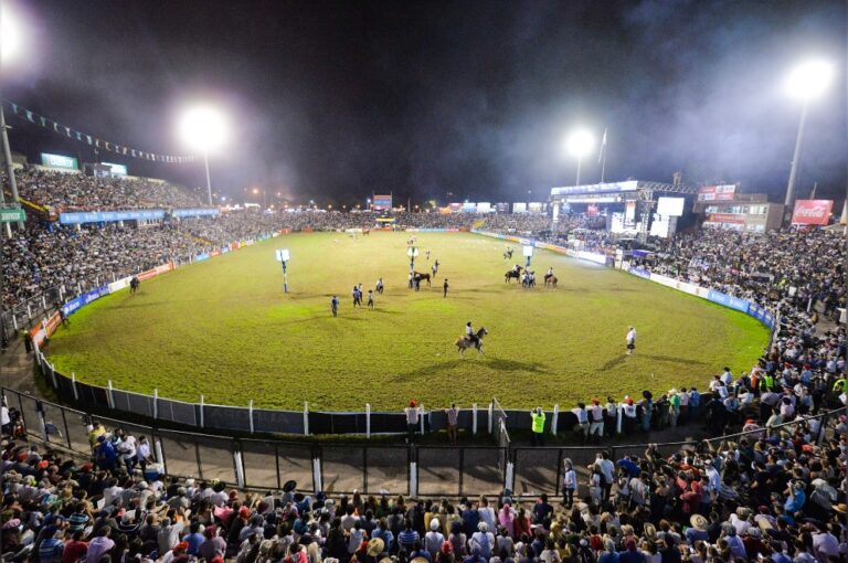 Anticipos  del Festival Nacional e Internacional de Doma y Folklore de Jesús María ,Córdoba, Argentina