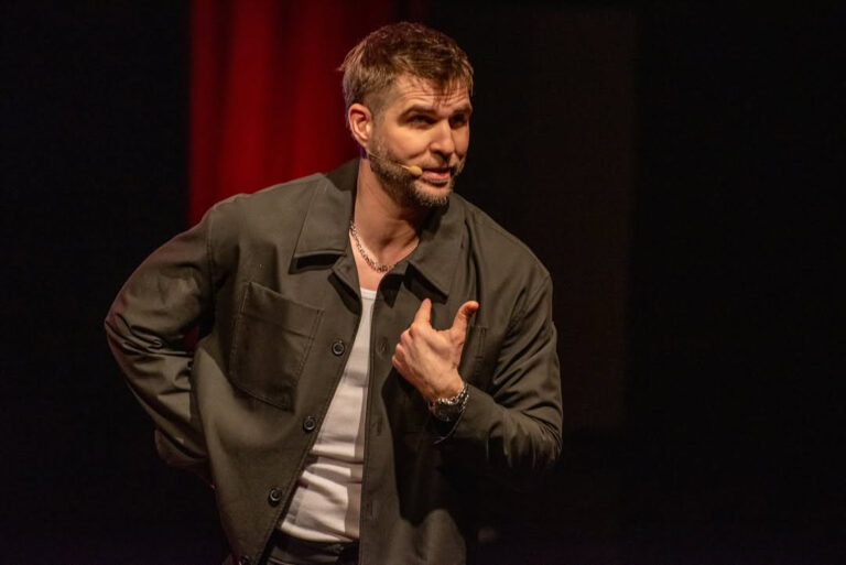 Oveja Negra, el nuevo show de Stand Up de Juampi González en Montevideo 2026