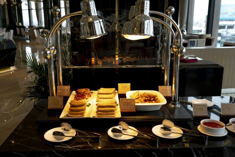 Almuerzo buffet en El Radinsson de Montevideo