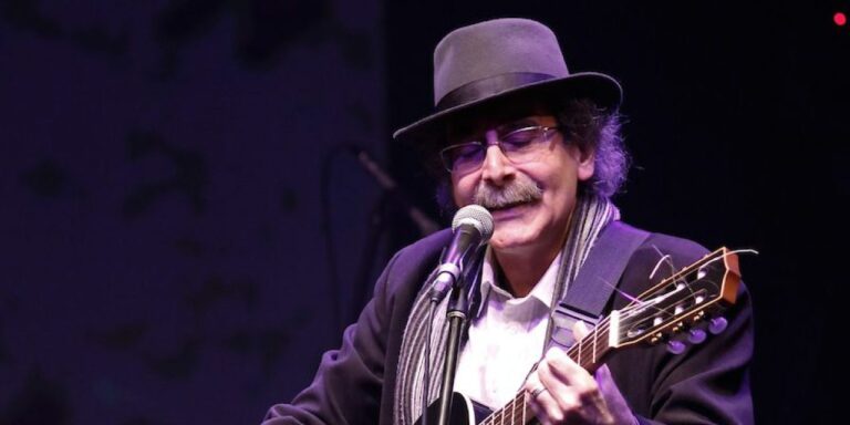 Mauricio Ubal Recopila en canciones memorias del futbol Uruguayo