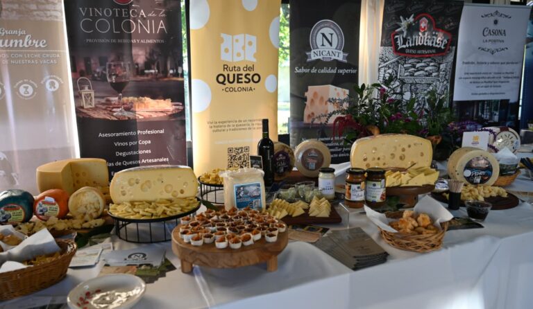 El Mintur inició jornadas de capacitación sobre las Rutas del Queso de Colonia y Cotija